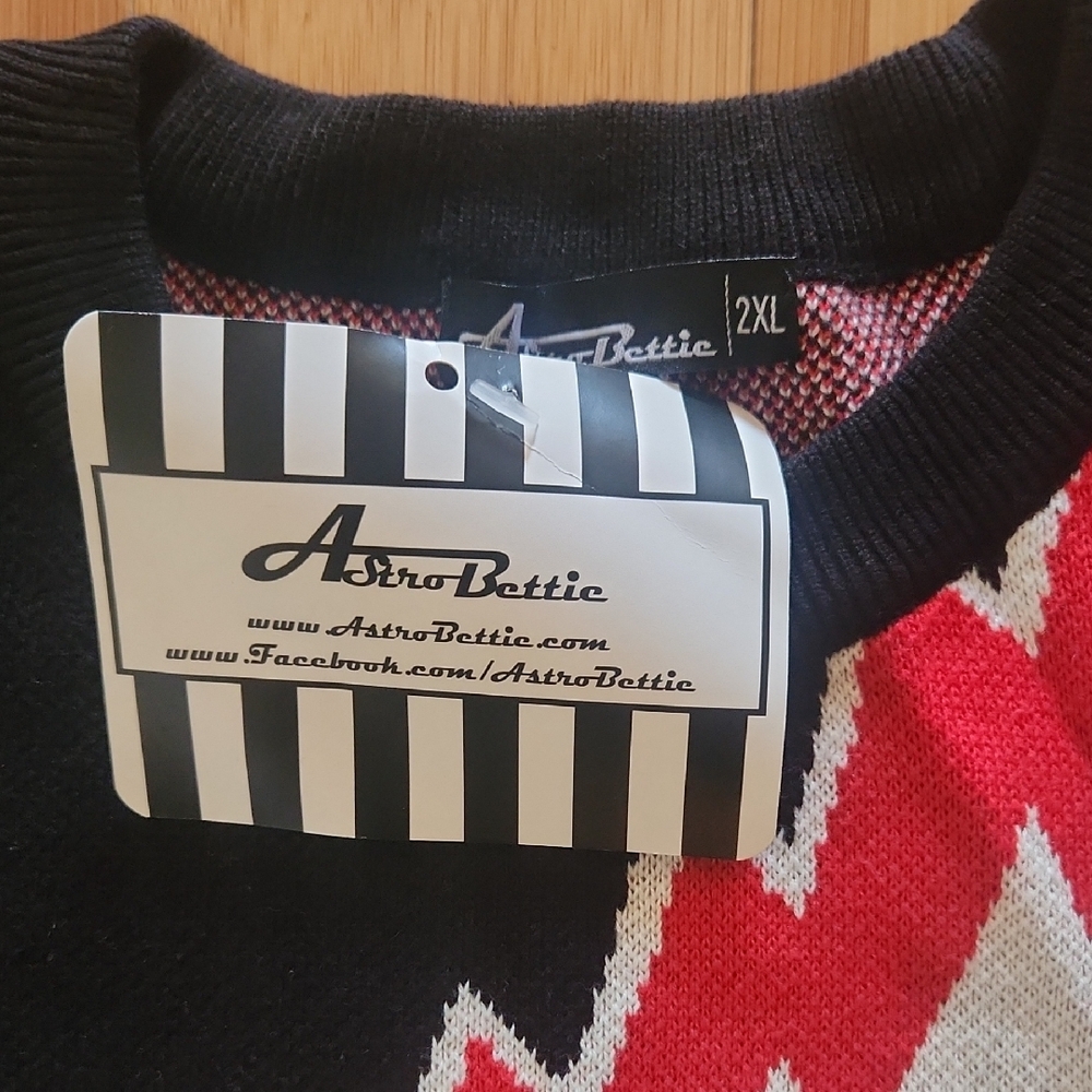 Black and Red Rocket Graphic Women's Top - Picture 3 of 6